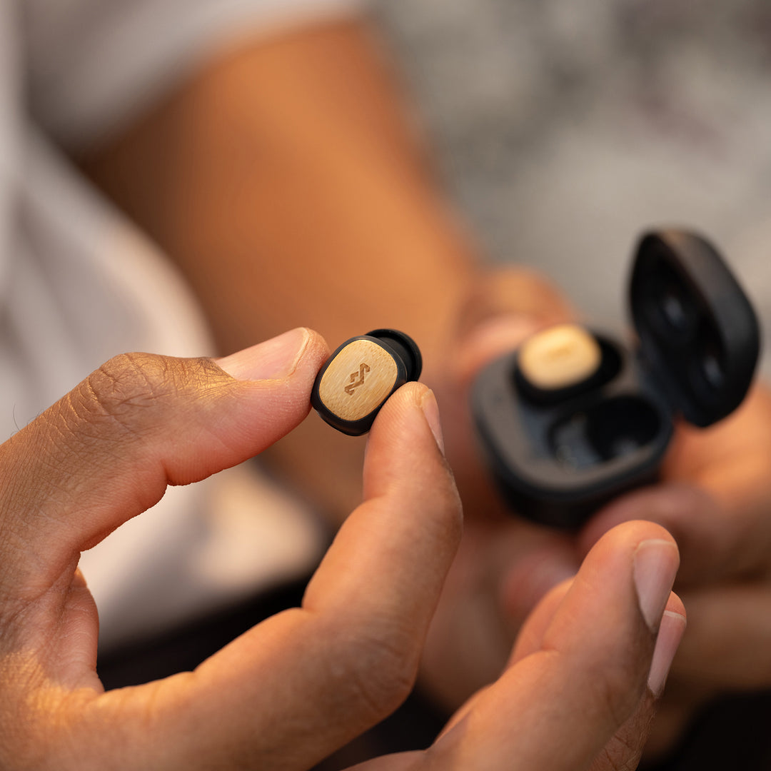 Signature Black | Smile Jamaica True Wireless Earbuds 3