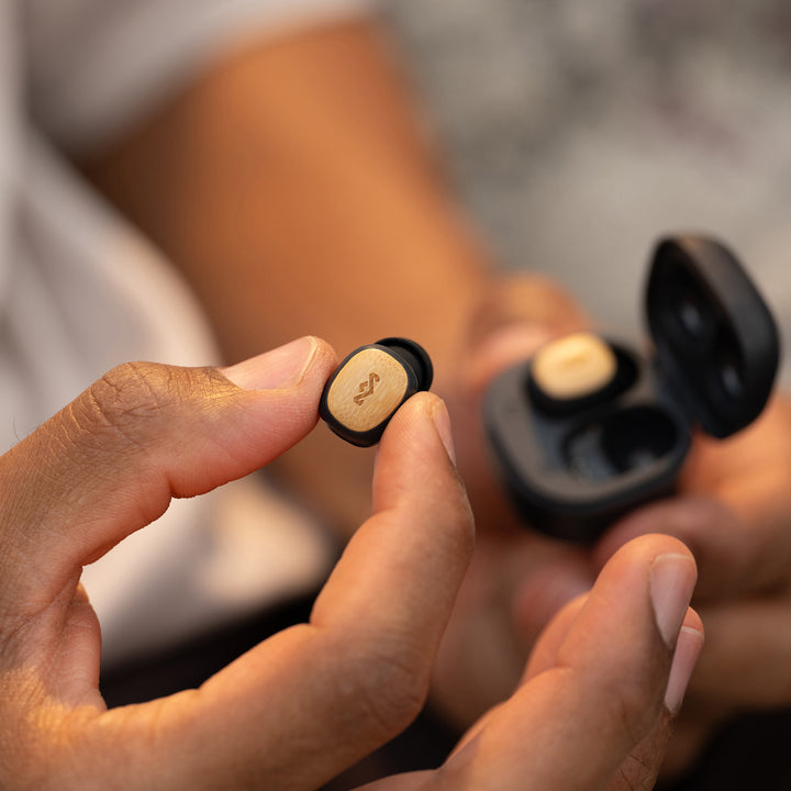 Signature Black | Smile Jamaica True Wireless Earbuds 3